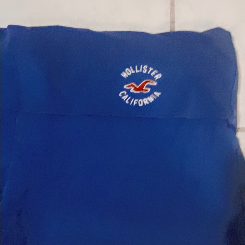 Hollister shorts (stretchy material)